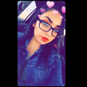 Meet your Posher, Yuritzy